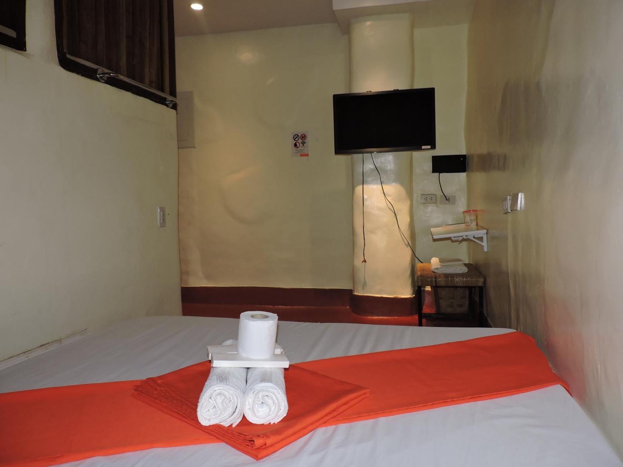 Orange Mangrove Pension House By Sms Hospitality Puerto Princesa Bilik gambar